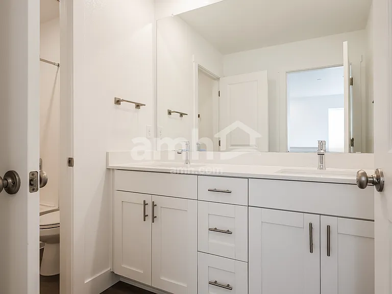 10233 Peoria Pkwy — Photo 12