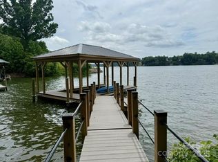 138 Island View Rd, Statesville, NC 28677