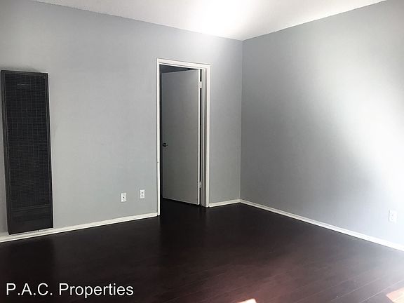 3rd image of 4201 Arch Dr APT 02
