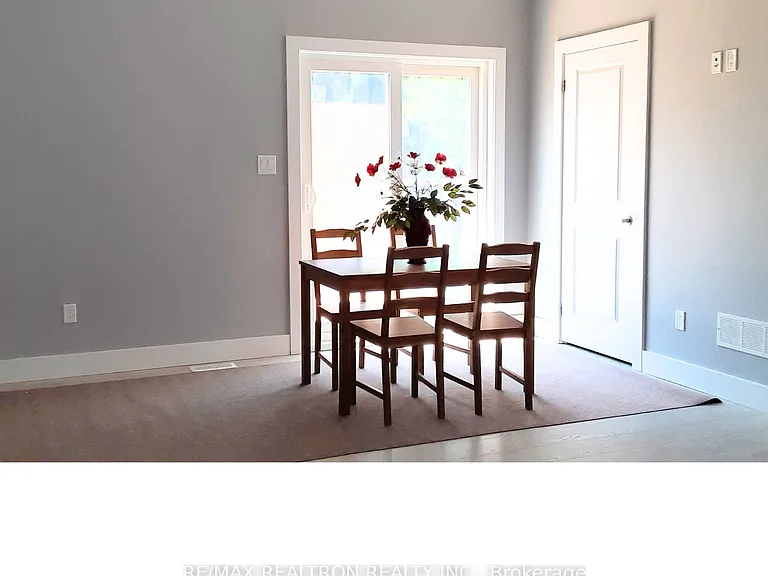 77 Godfrey Dr — Photo 4