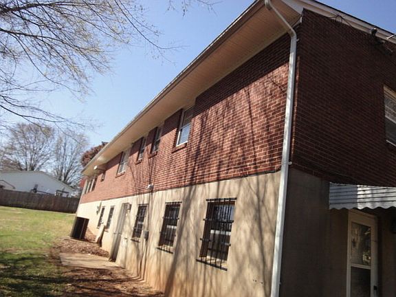 4th image of 120 N Davis Dr