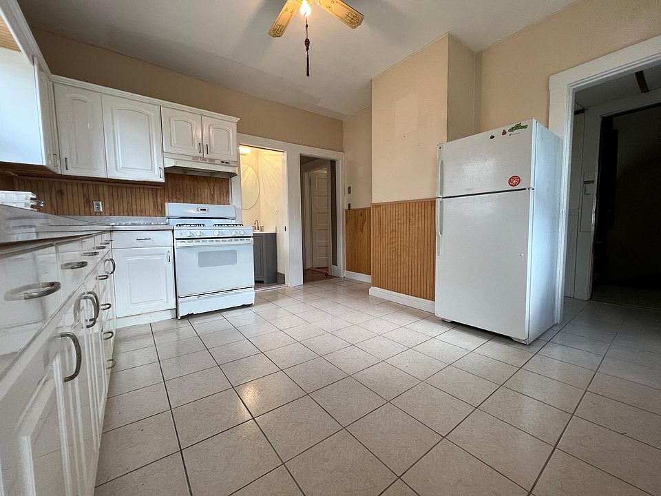 132 Buttonwood St Dorchester, MA Zillow Apartments for Rent in