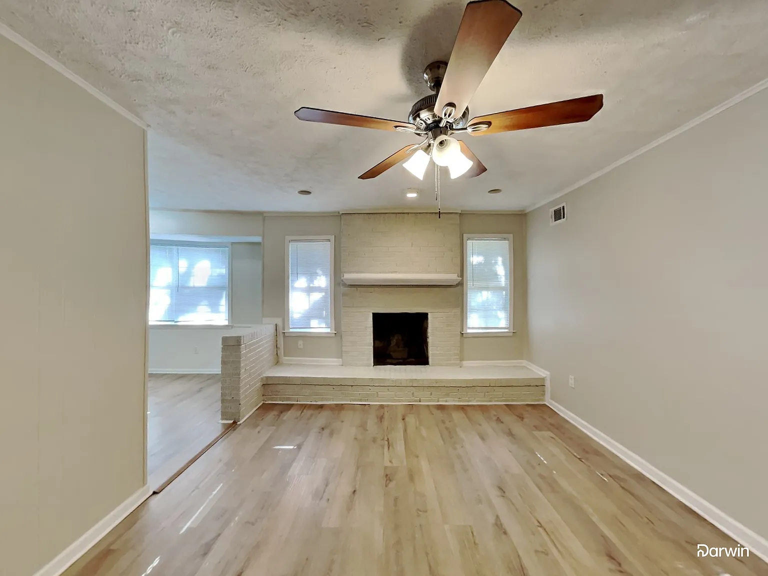 3 bed, 1.5 bath, 1336 sqft, $1,425 — Photo 4