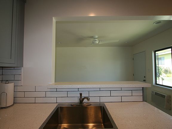 4th image of 4814 Lincoln Ave APT C