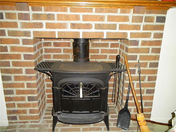 4th image of 46090 New England Sq