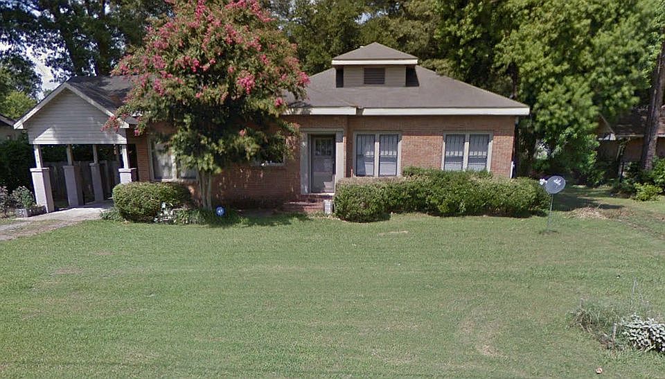 2nd image of 418 S Lakeshore Dr