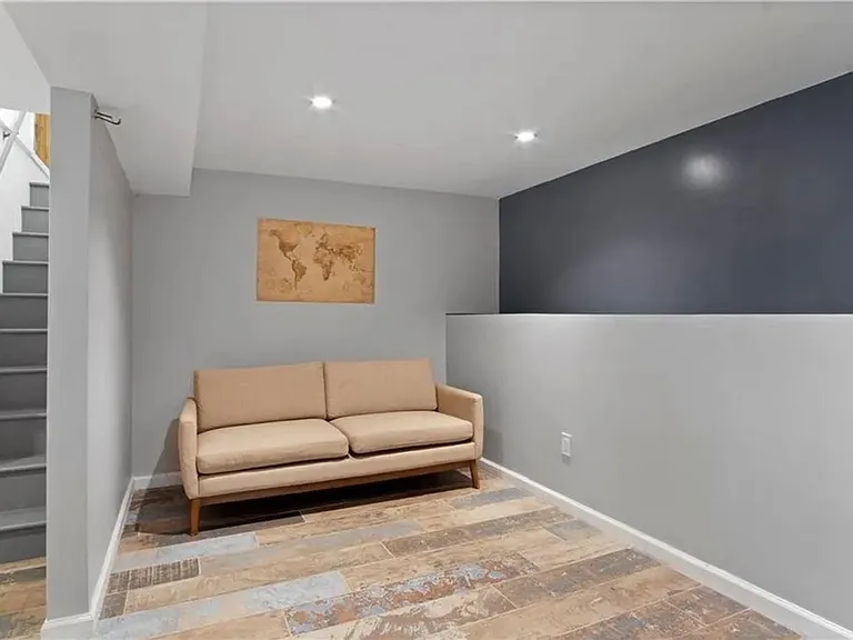 756 Patricia Dr — Photo 26