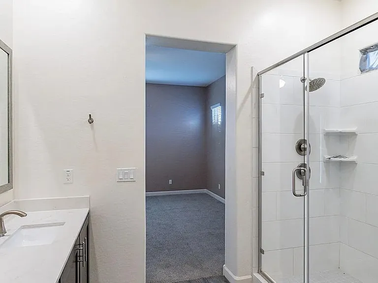 2811 W Pollack St — Photo 15
