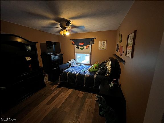 3rd image of 109 Thornhill Dr