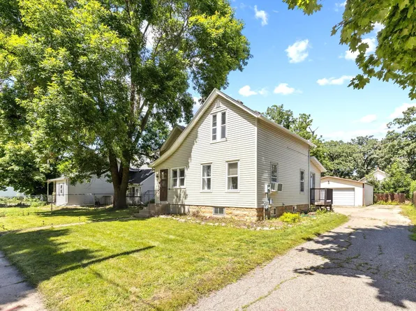 705 4th Ave SE, Waseca, MN 56093