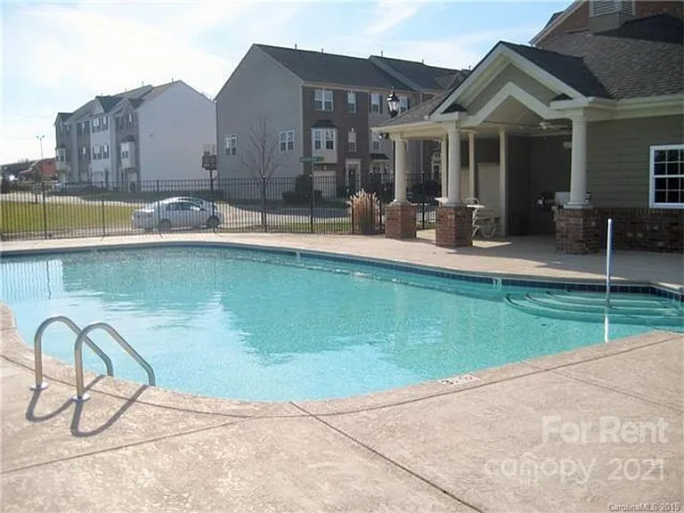7749 Jackson Pond Dr — Photo 9