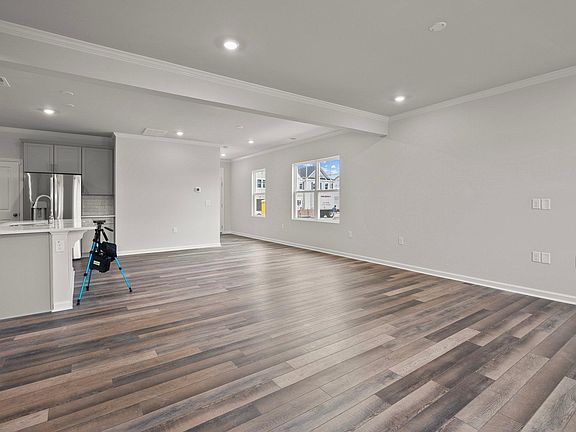 4th image of 5031 Kota St