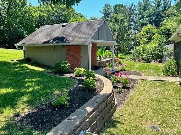 5th image of 133 Lincoln Dr