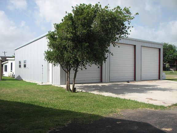 3rd image of 421 N Shore Dr
