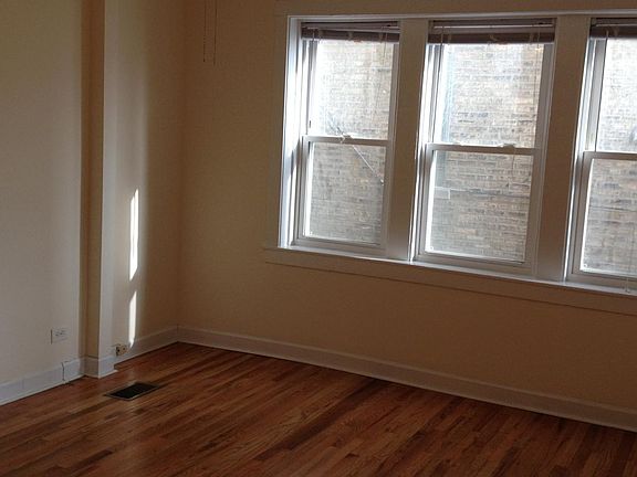 4th image of 3819 W Wrightwood Ave #1