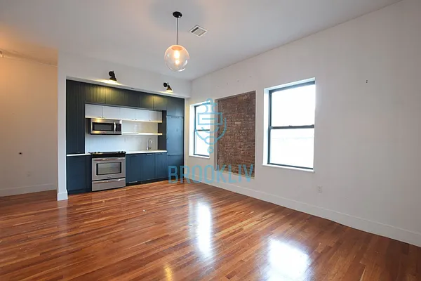 Rented by null | media 4