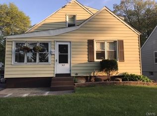 303 Palmer Dr, North Syracuse, NY 13212