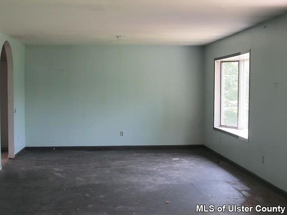 5th image of 29 Hillcrest Dr