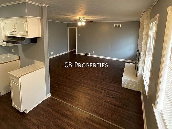 5th image of 1200 Winfield Ave