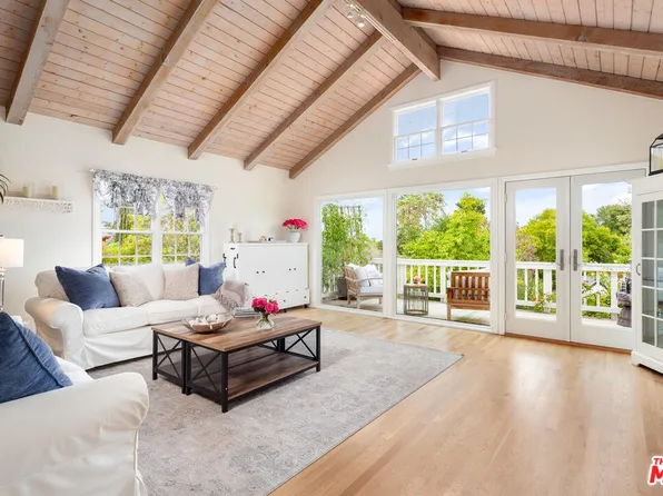 12052 Laurel Terrace Dr, Studio City, CA 91604