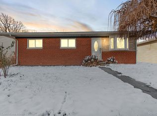 20224 Webster St, Clinton Township, MI 48035