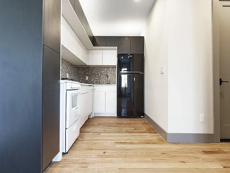 846 Monroe St #3B — Photo 4