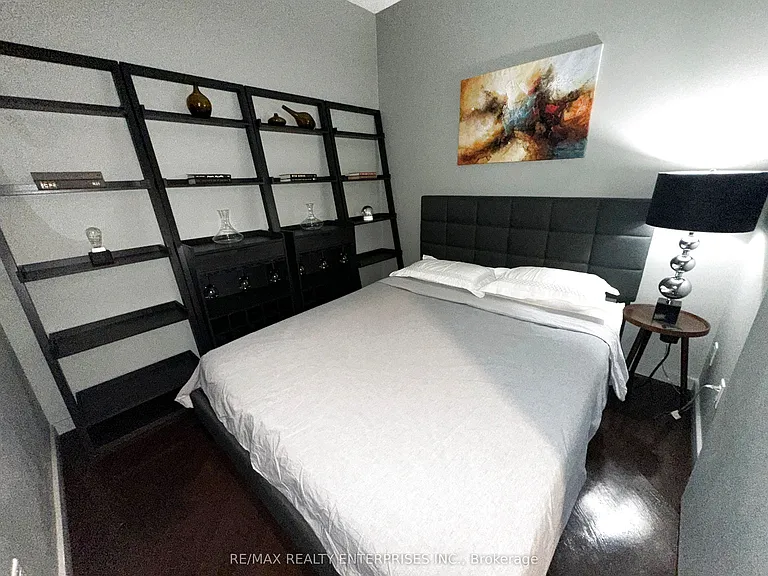 8 York St #2710 — Photo 18
