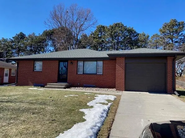 521 Wedgewood Dr, Lincoln, NE 68510