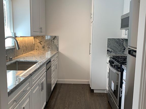 4th image of 699 Roble Ave #2