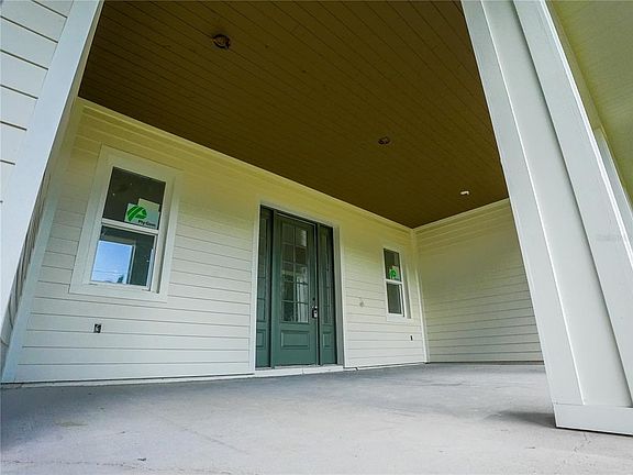 3rd image of 1122 Dingens Ave