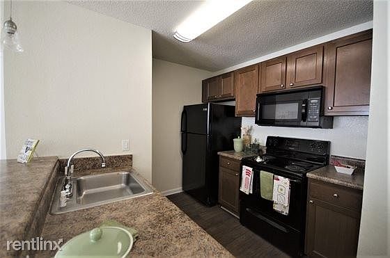 3rd image of 100 Wood Terrace Pl