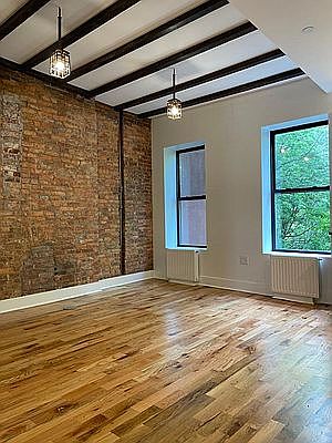 2nd image of 714 Quincy St #7