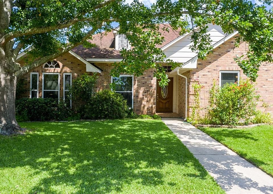 1st image of 2260 Country Club Dr