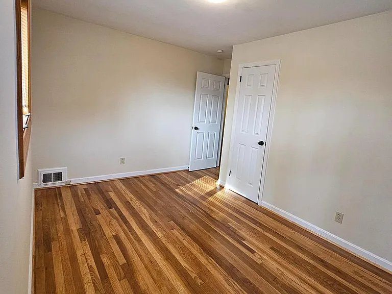 7429 Carol Ln — Photo 17