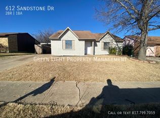 612 Sandstone Dr, Fort Worth, TX 76120