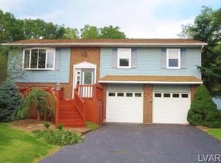 509 Round Table Dr, Nazareth, PA 18064
