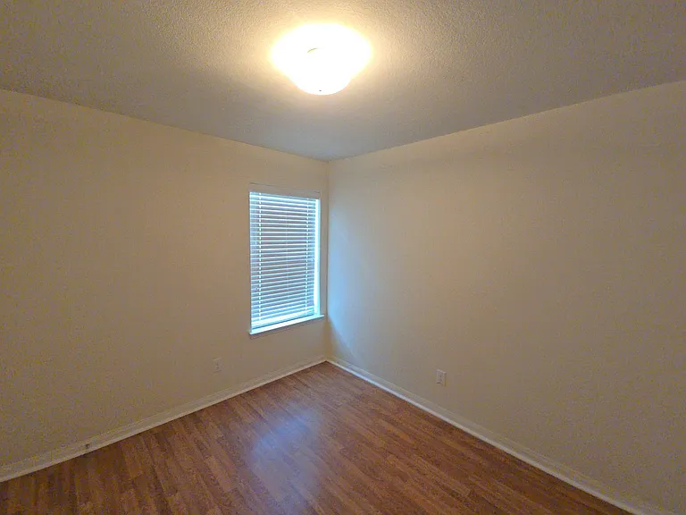 2303 Golden Brandy Ln — Photo 12