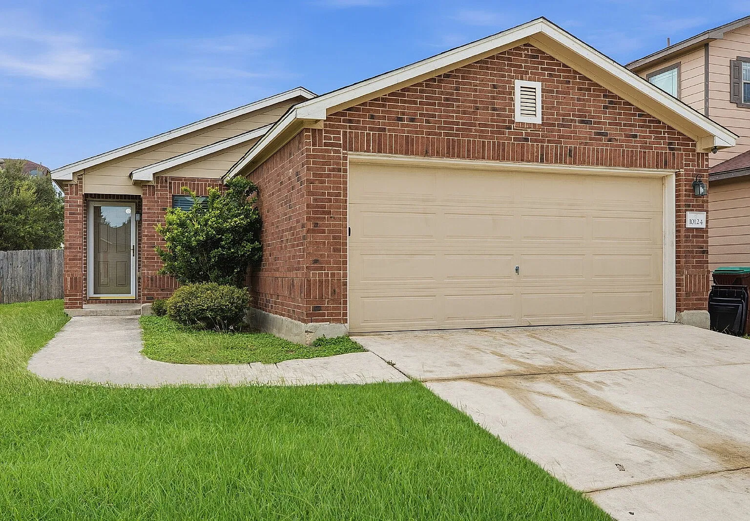 3 bed, 2.0 bath, 1116 sqft, $1,500 — Photo 1