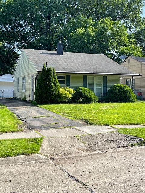 1st image of 744 W Mapledale Ave