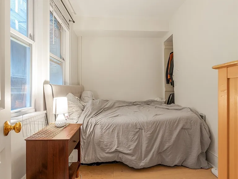 22 Irving St #2 — Photo 7