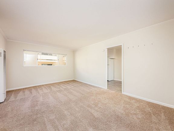4th image of 312 Catalpa St APT 3