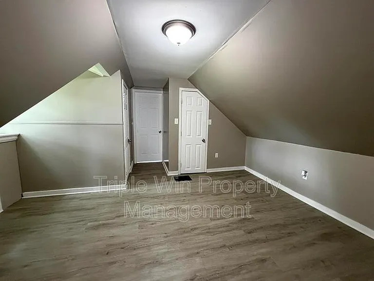 802 Rolwes Ave — Photo 28