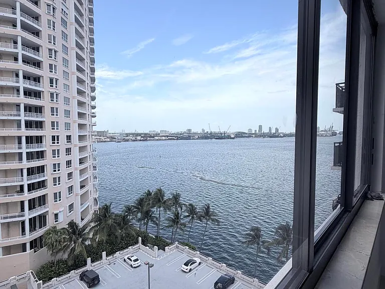 540 Brickell Key Dr #1224 — Photo 2