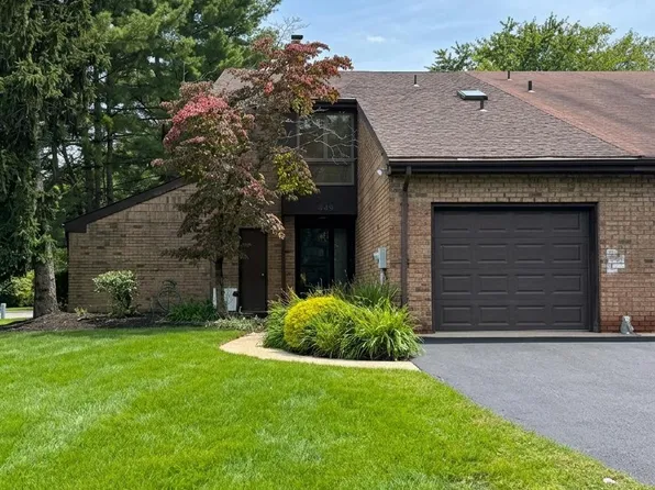 449 Willowbrook Dr, North Brunswick, NJ 08902