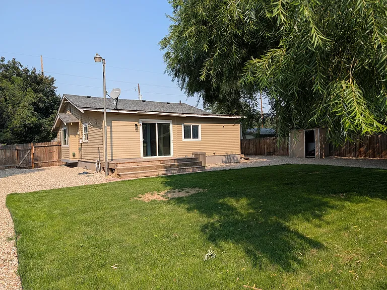 32 N Midland Blvd — Photo 5