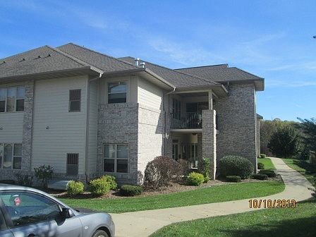 3rd image of 450 N Silverbrook Dr Unit 103