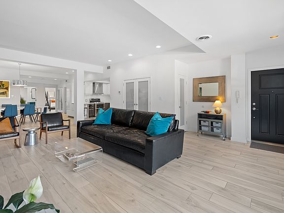 2nd image of 44 Bay St #Q1e