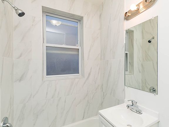 5th image of 5710 N Winthrop Ave #G6