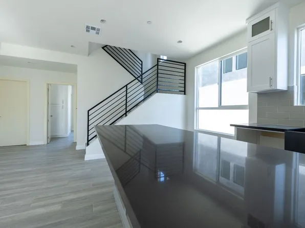 1130 W 39th St, Los Angeles, CA 90037
