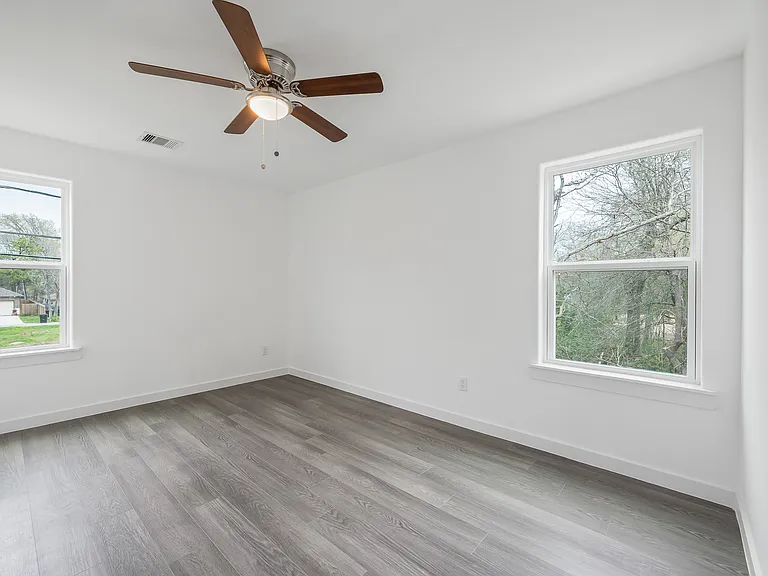 7413 Shotwell St #B — Photo 15